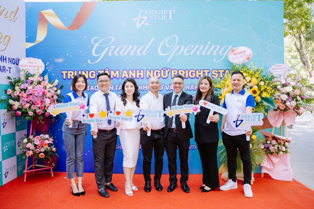 TƯNG BỪNG KHAI TRƯƠNG TRUNG TÂM ANH NGỮ BRIGHT STAR-T SÀI ĐỒNG, LONG BIÊN